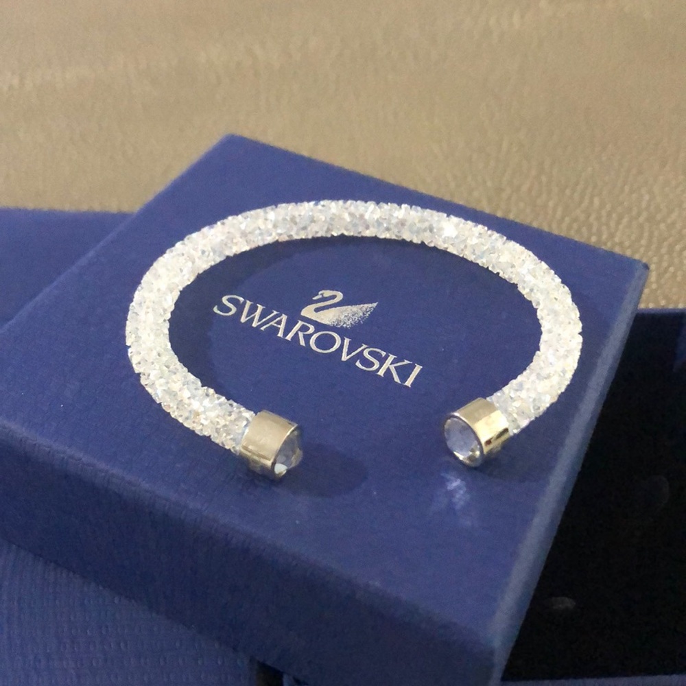 Swarovski
Crystaldust Open Cuff Bracelet